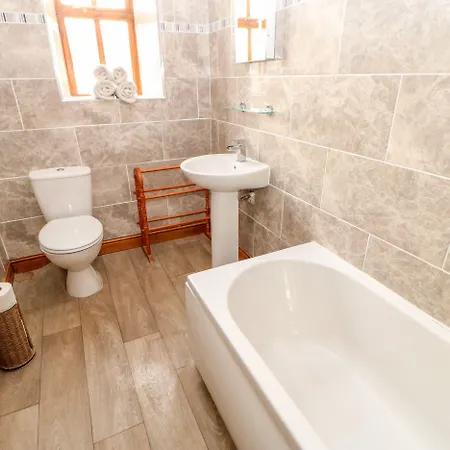 Dove * Brampton (Cumbria)